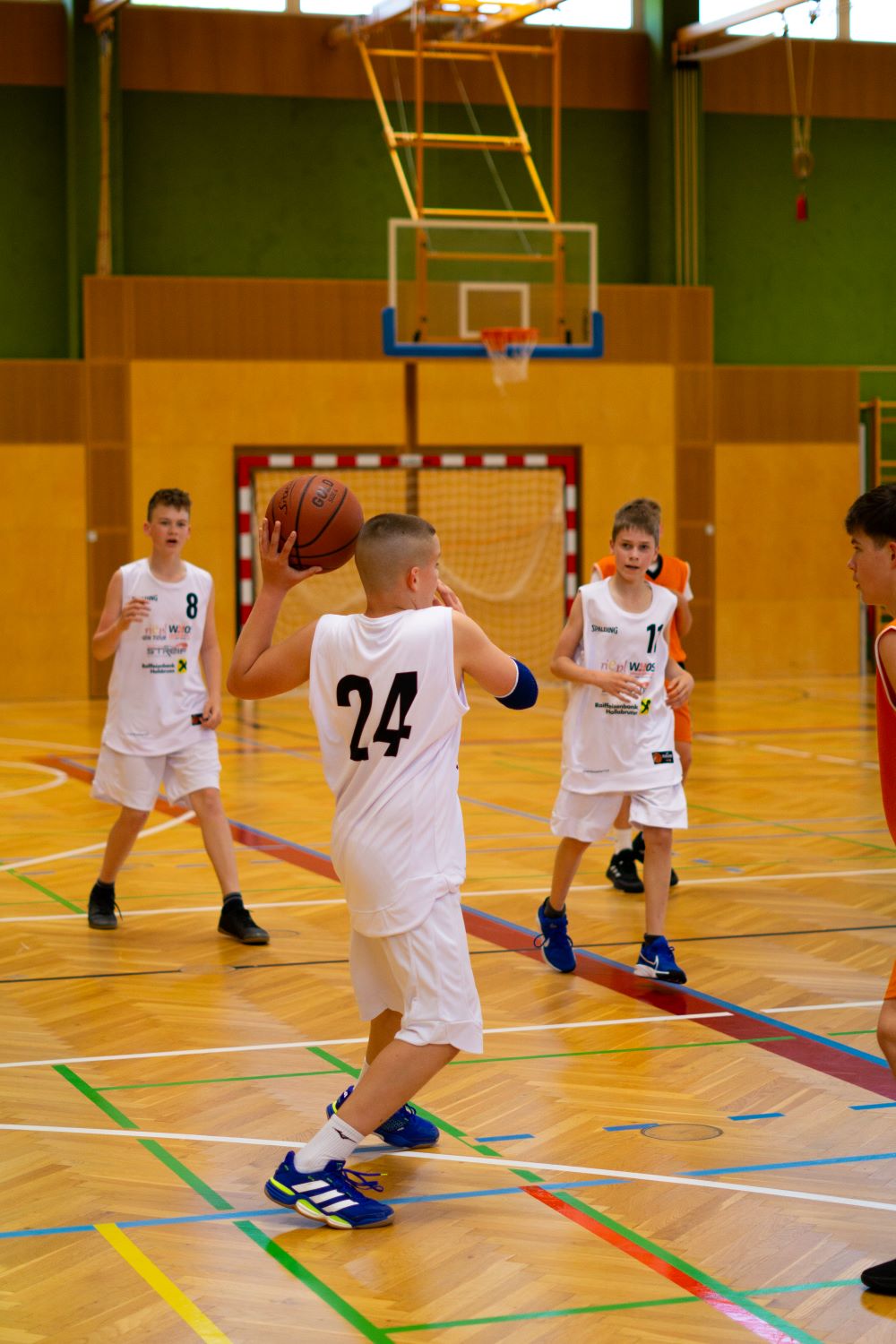 basketballu13.jpg